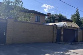 Дом 220 м² на участке 8 сот.