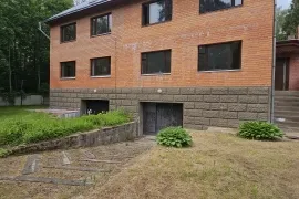 Дом 282 м² на участке 8.35 сот.