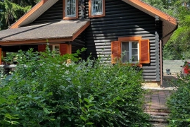 Коттедж и баня на 16 сотках